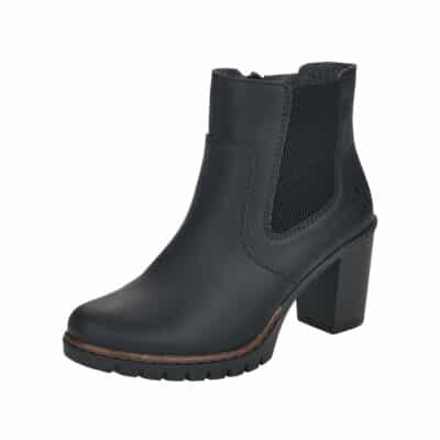Rieker støvle til dame i sort med let foring og høj hæl på 8 cm.