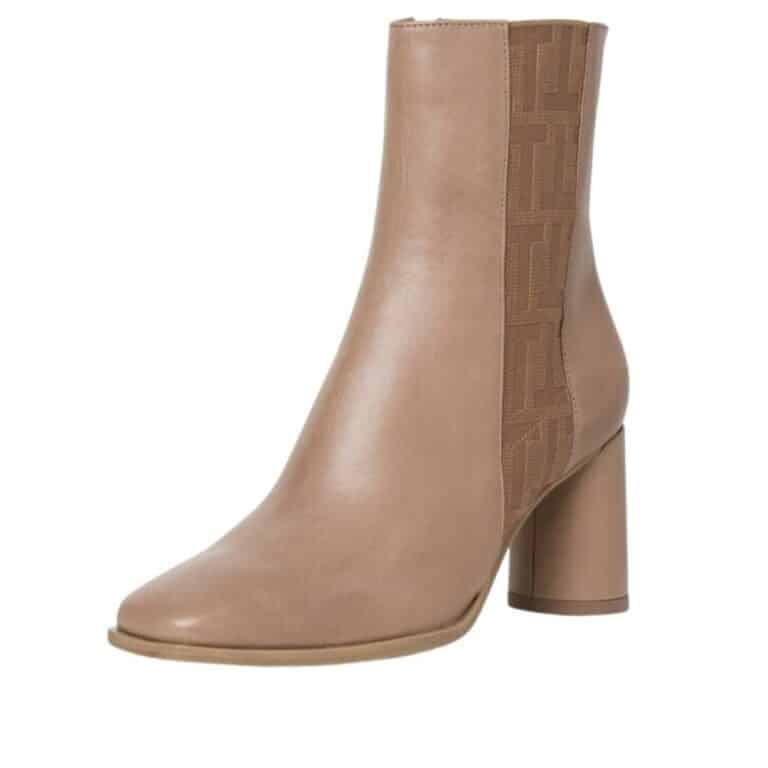 Tamaris støvle i en mørke beige farve til dame