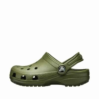 crocs sandal i mørkegrøm til børn med rem