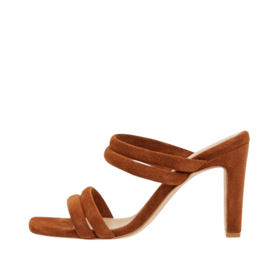 Bianco sandal i brun til dame. Modellen har en elegant hæl og remme til at holde foden på plads.