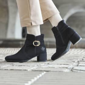 rieker-stoevle-sort-til-dame-70289-00-image