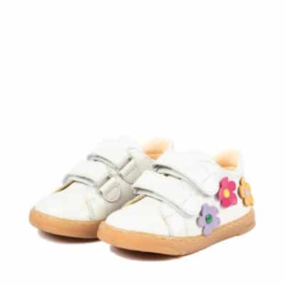 Angulus sko til børn i beige lavet af skind med blomsterdetaljer