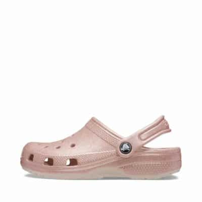 Crocs sandal til børn i rosa glimmer med rem bagpå