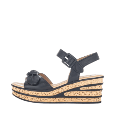 Gabor sandal til dame i sort med sløjfedetalje og kilehæl på 7 cm. Model: 42.752.36