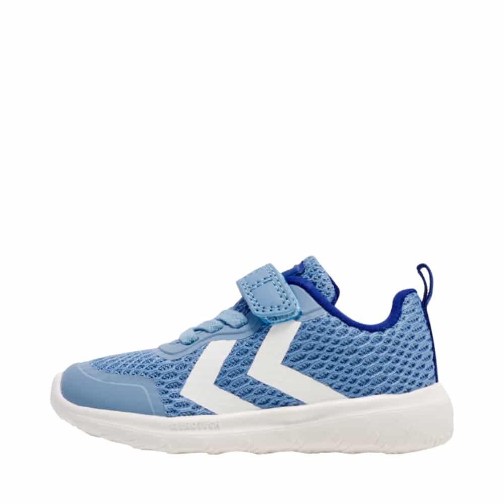 Hummel Actus ML Recycled sneakers til børn i lyseblå med åndbart mesh og velcrorem samt elastik og udtagelig sål