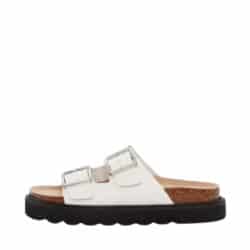 Duffy Capri Due sandal til dame i hvid med to justerbare spænder og en plateausål på ca 4 cm.