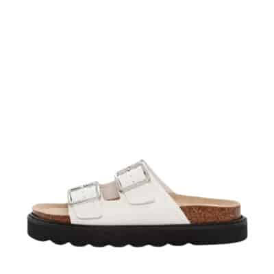 Duffy Capri Due sandal til dame i hvid med to justerbare spænder og en plateausål på ca 4 cm.