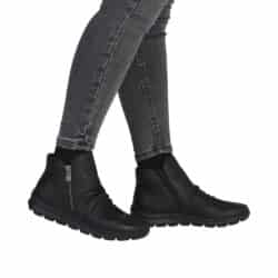 rieker-stoevle-dame-sort-z0056-00-4
