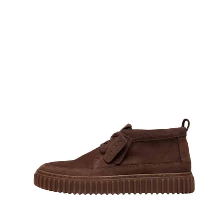 Clarks Torhill Lace HI støvle til herre i mørkebrun nubucklæder med snørebånd og plateausål