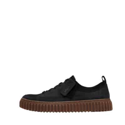Clarks Torhill Lace sneakers til herre i sort nubucklæder med snørebånd og udtagelig indersål