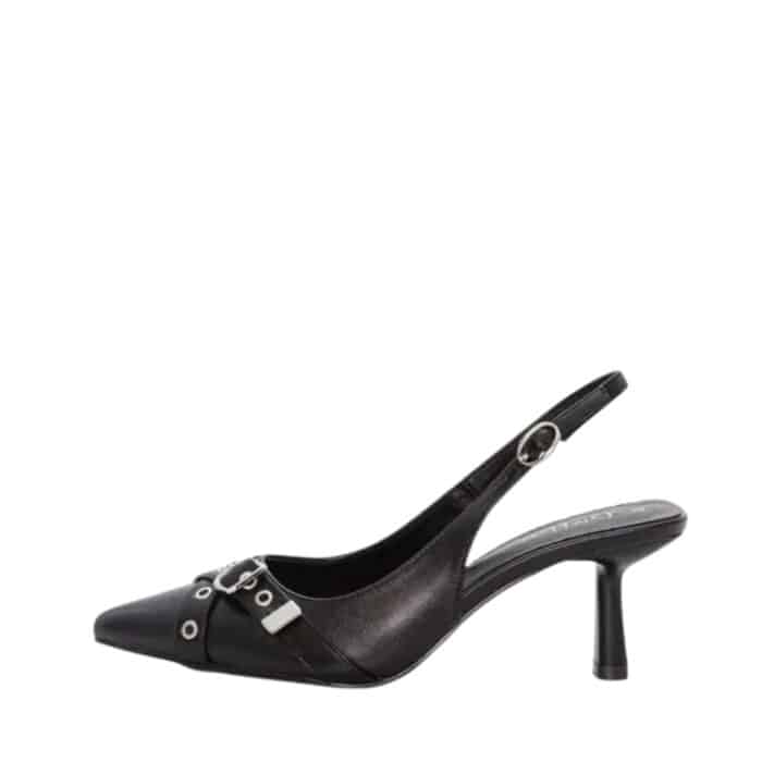 Duffy Moncalieri Uno pumps til dame i sort med spids snude og spænde detaljer samt slingback hælrem og stilethæl på 7 cm.