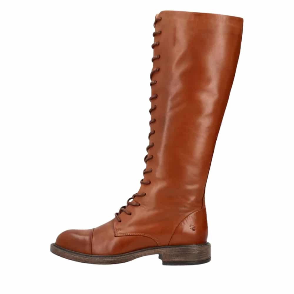 Shoedesign Copenhagen Jacqueline lang snørestøvle til dame i camel med lille hæl på 3 cm samt lynlås