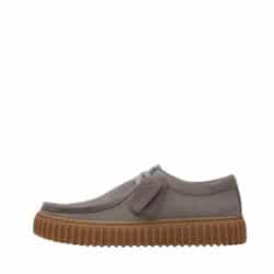 Clarks Torhill Lo sko til herre i grå ruskind med snørebånd og udtagelig indersål samt chunky gummisål
