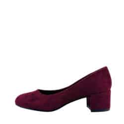 Duffy pumps til dame i bordeaux med overdel i imiteret ruskind med blokhæl på 5 cm.