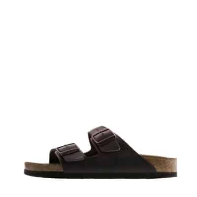 Birkenstock sandal til dame i brun med justerbar remme og blød fodseng.
