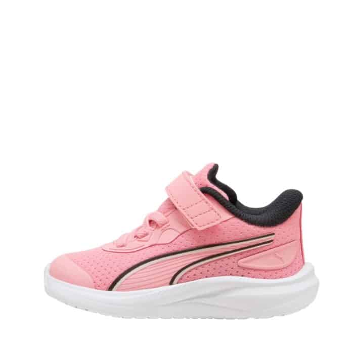 Puma Skyrocket 2 AC sneakers til små børn i lyserød med velcrorem og elastik samt udtagelig SoftFoam+ indersål
