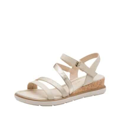 Tamaris sandal til dame i beige med justerbar velcrorem samt kilehæl på 4,5 cm og en blød Touch-It sål