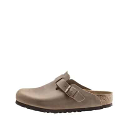Birkenstock Boston slippers til herre i beige med skindoverdel samt justerbar spænde