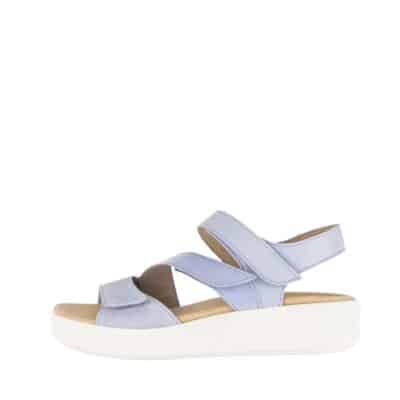 Gabor sandal i blå med tre velcrolukninger og udtagelig sål samt lille kilehæl