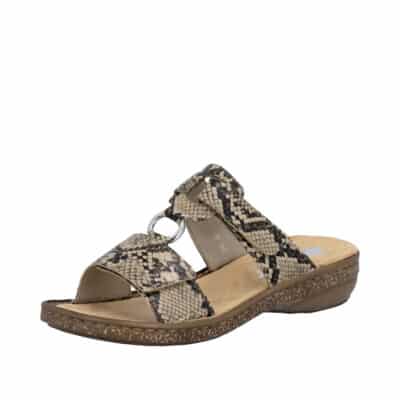 Rieker sandal til dame i slangeprint med en blød sål og stødabsorbering