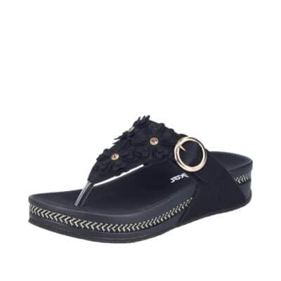 Rieker sandal til dame i sort med tå-rem og stødabsorberende sål og flot mønster pynt