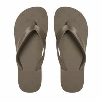 Sofie Schnoor klipklapper med tå-rem og logo detaljer.