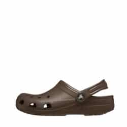 Crocs sandal til dame og herre i mørkebrun med rem samt let og fleksibel